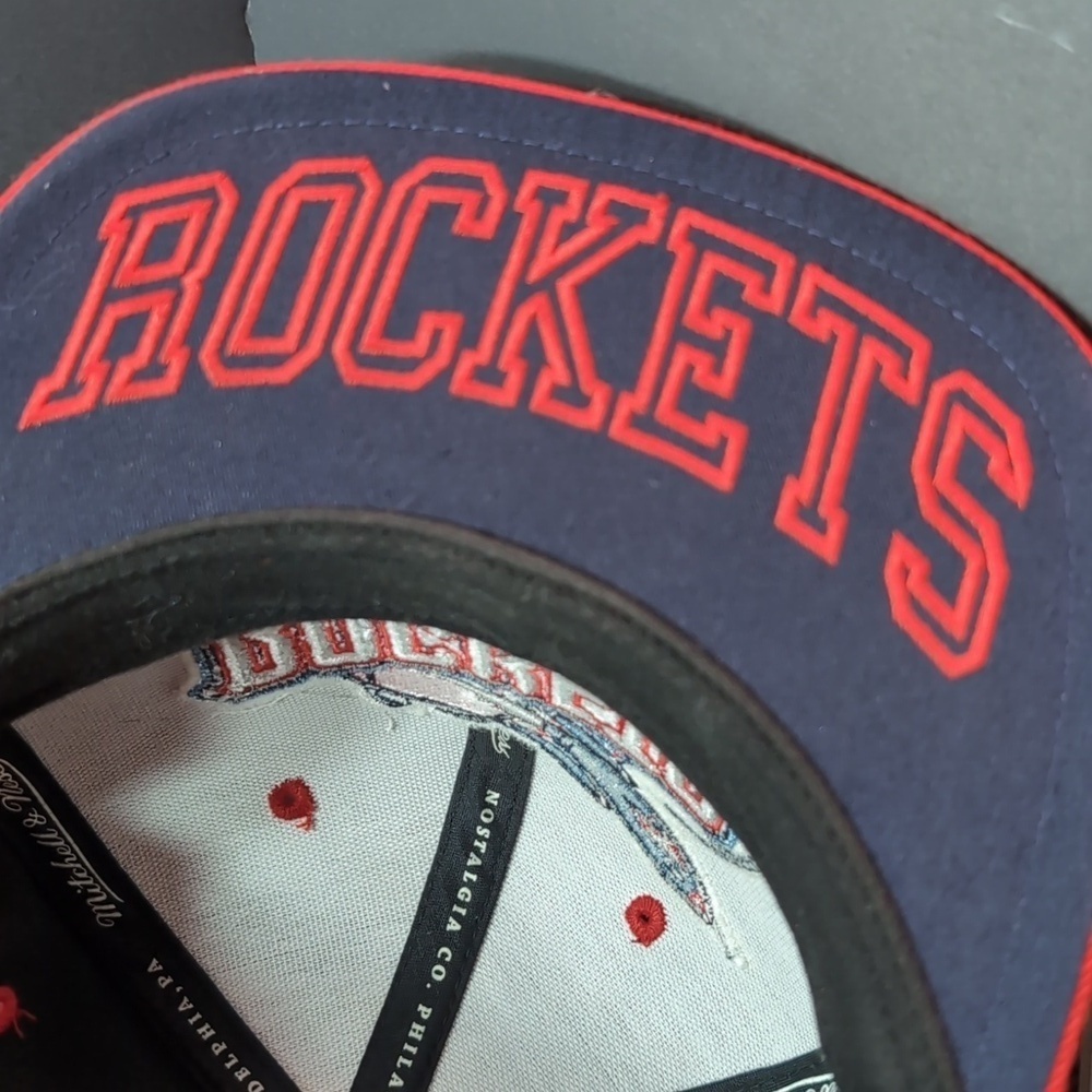 Mitchel & Ness Hardwood Classics Rockets Men's Flat Bill Black/Red Snapback Hat. - Picture 7 of 11